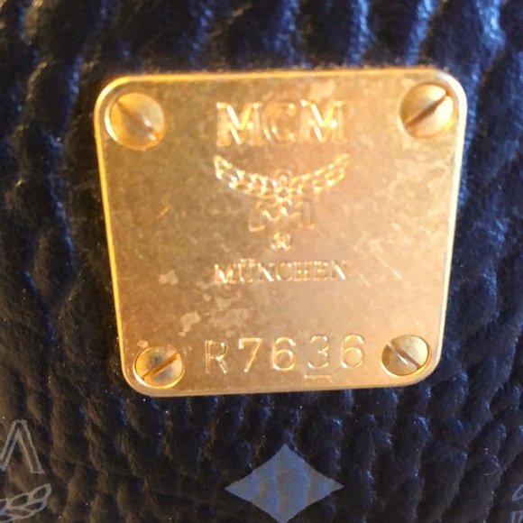 💯AUTH MCM ❤️ IN MINT CONDITION 🎉 - Picture 3 of 12